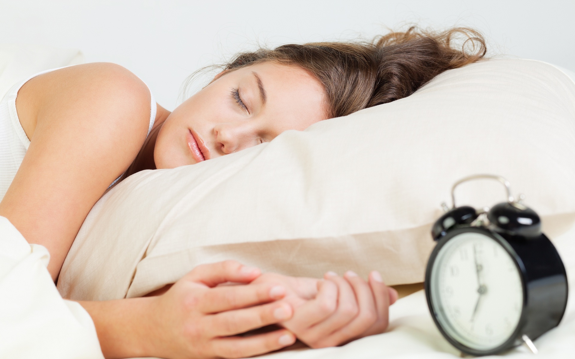 Скільки треба спати та як висипатися: корисні поради | 1NEWS.COM.UA