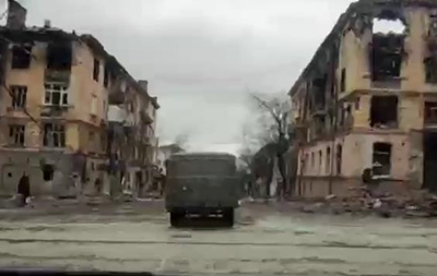 Кадри руйнувань Маріуполя: знищено 95% будинків