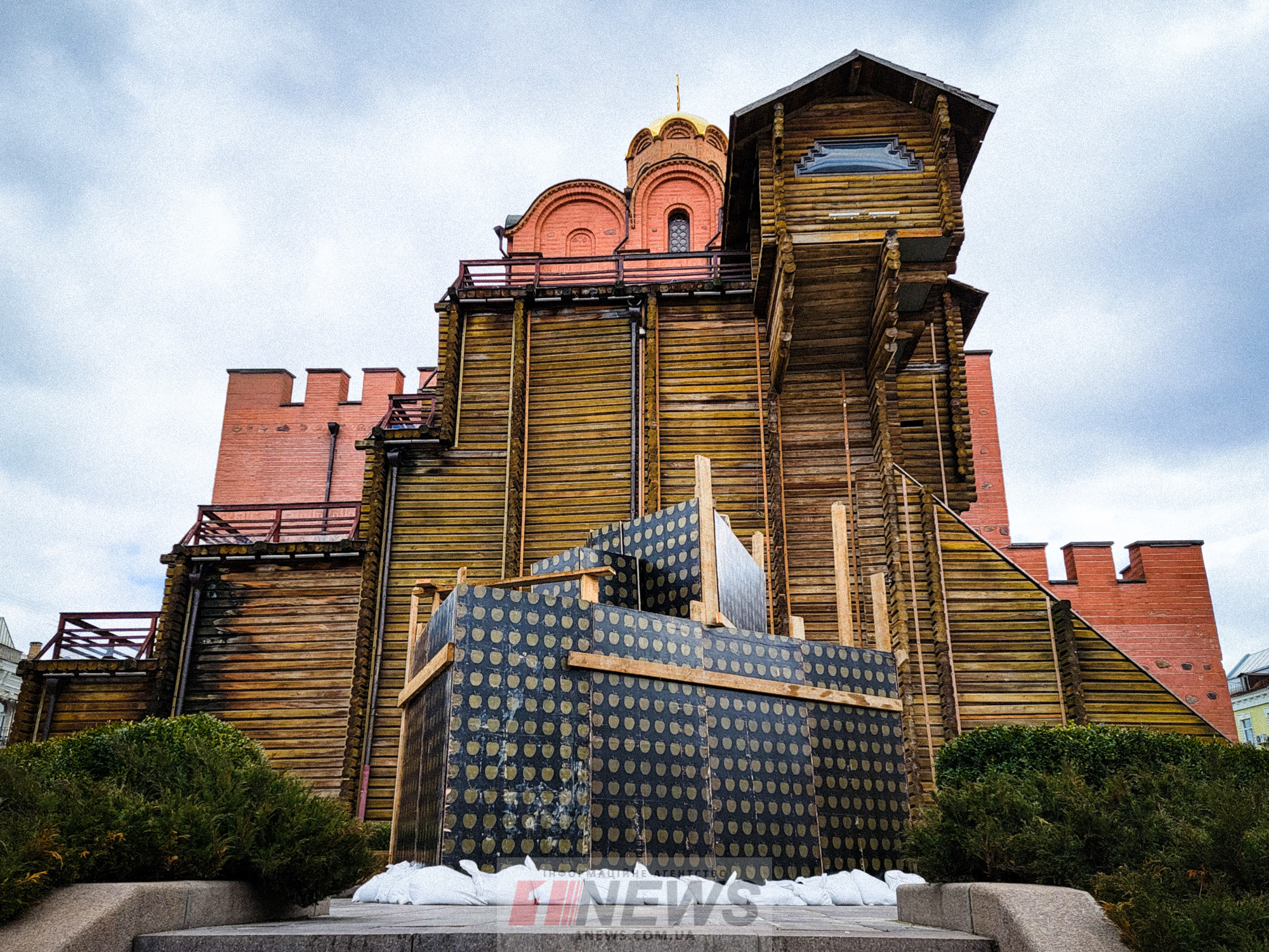 Пам’ятник Ярославу Мудрому, який захистили за рахунок однієї з будівельних компаній