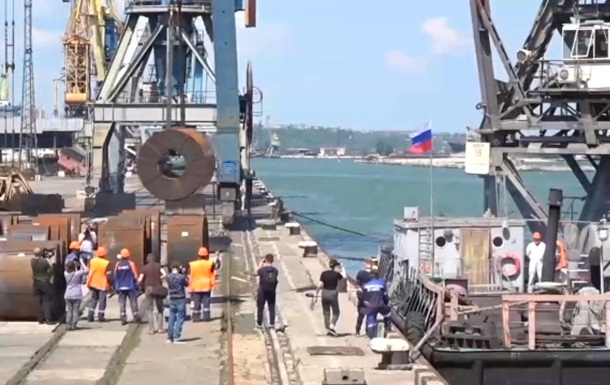 Окупанти проводять  націоналізацію  кораблів у порту Маріуполя