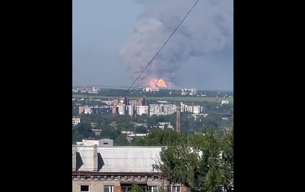 На Луганщині горить черговий склад боєприпасів РФ