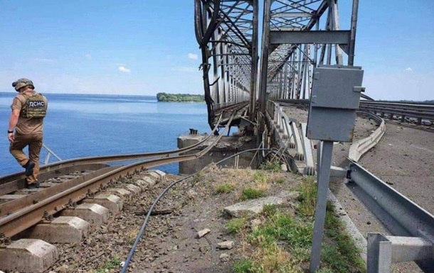 У Черкасах введено обмеження на проїзд через пошкодження мосту