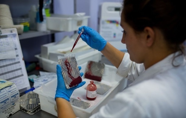 Франція передала Україні лабораторію для аналізу ДНК