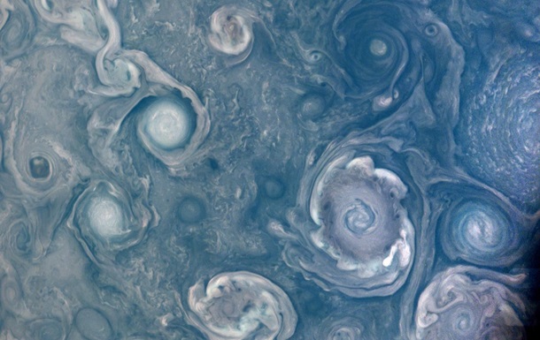 NASA показало нові знімки Юпітера