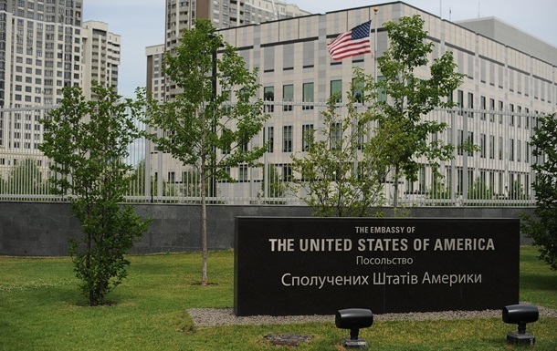 Посольство США закликало американців залишити Україну
