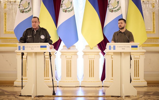 Президент Гватемали висловив підтримку українському народу і Зеленському