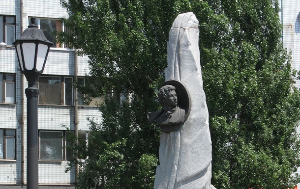 У Запоріжжі демонтували пам ятник Пушкіну
