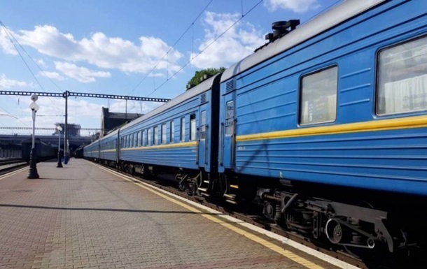 Укрзалізниця відновила рух поїздів на Полтавському напрямку