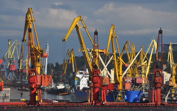 В Одеській ОВА розповіли про пожежу у порту