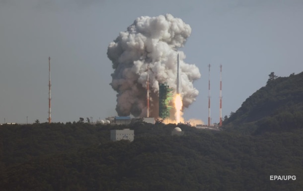 Китай вивів у космос 16 нових супутників