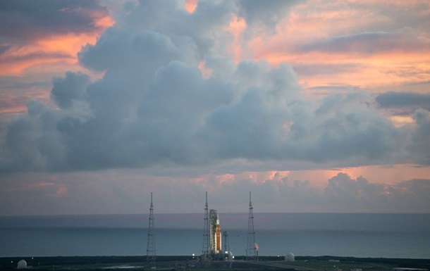 NASA відмінило запуск місячної ракети Artemis 1