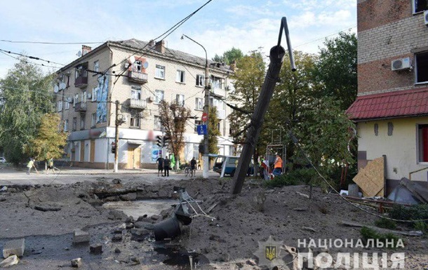 Обстріл Донеччини: пошкоджено будинки та електропідстанцію, є жертви