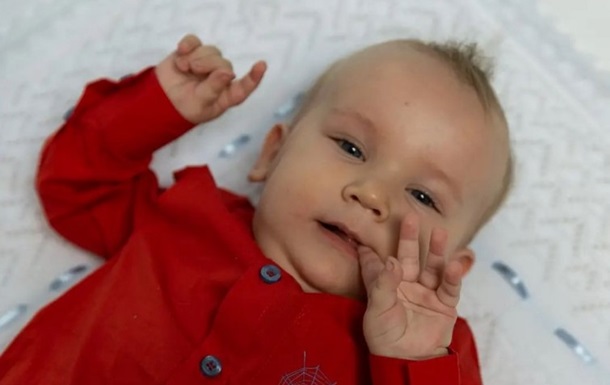 Півторарічний малюк з Рівненщини виграв ліки від СМА