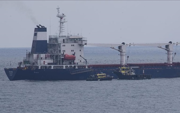 У Туреччині проходить перевірку корабель із зерном з України
