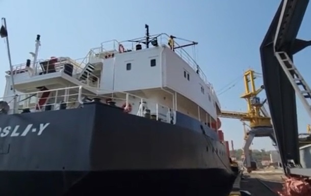 З українських портів уже вийшли 27 суден із зерном