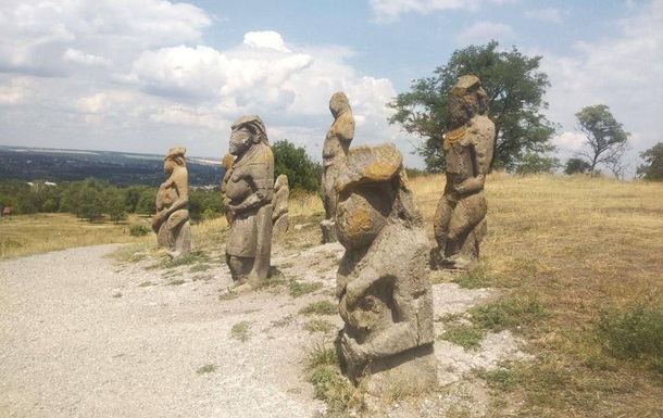 На Слобожанщині окупанти зруйнували пам ятник, якому тисячі років