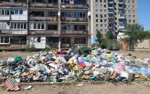 Окупанти змушують містян прибирати сміття з вулиць Сєвєродонецька - Гайдай
