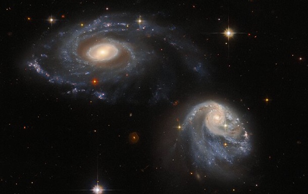 Hubble зробив фото двох взаємодіючих галактик