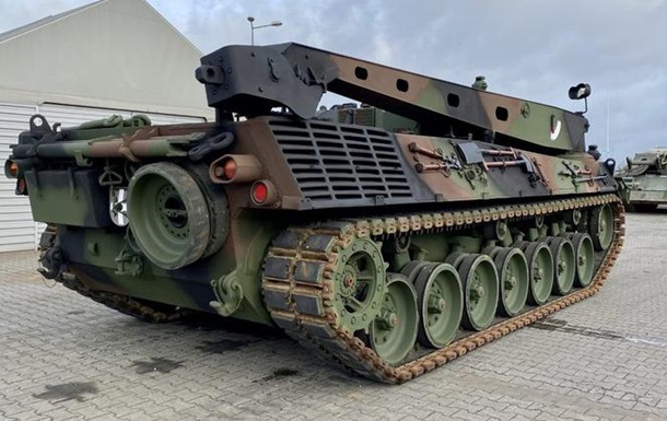 Німеччина передала Україні п ять ремонтно-евакуаційних машин Bergepanzer 2