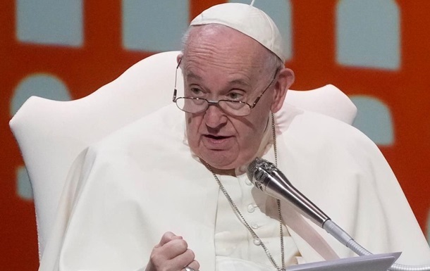 Папа Франциск засудив ризик застосування ядерної зброї проти України