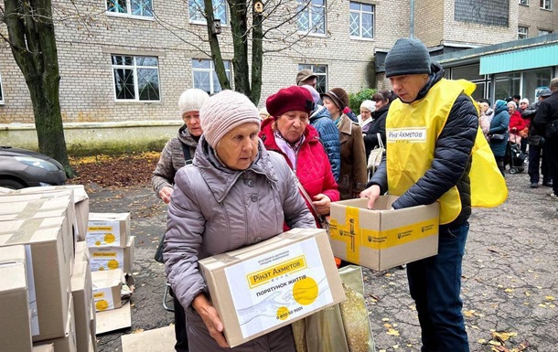 Партію гуманітарки Фонду Ахметова доставили у прифронтове село Миколаївщини
