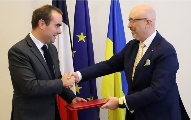 Україна і Франція підписали угоду у сфері безпеки та оборони