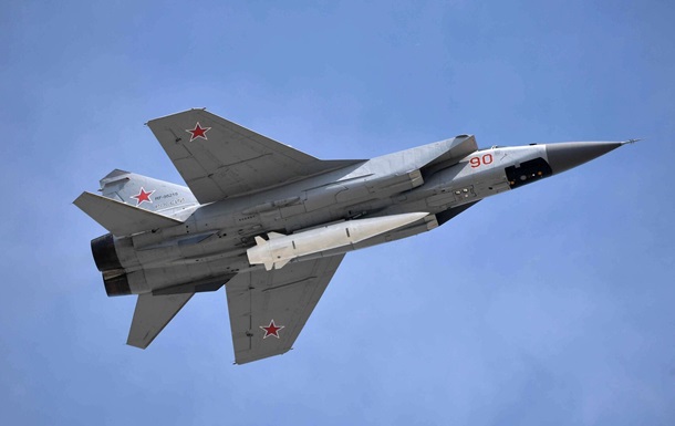 Літак РФ проводив у Білорусі тренування з ракетою Кинджал - соцмережі