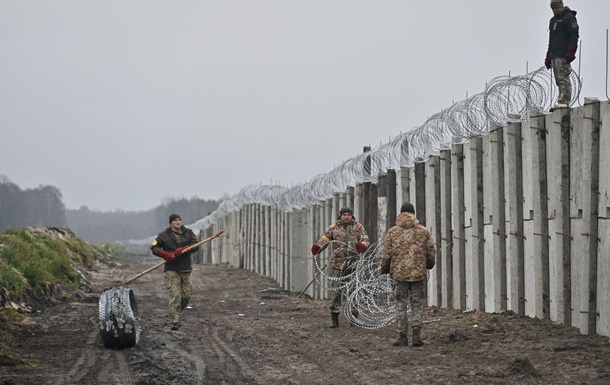 На кордоні України з Білоруссю зводять стіну – ВП