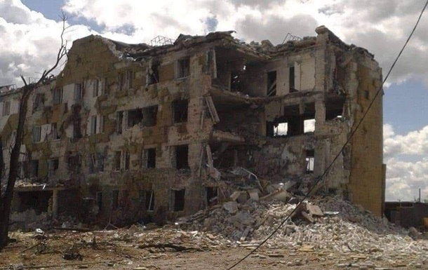 ОВА: Окупанти  відновлюють  житло у Хрустальному, де не було боїв