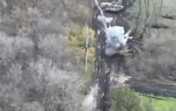 Військові показали кадри знищення ворожого танка