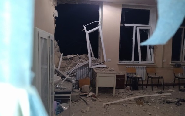 Вночі росіяни обстріляли лікарню у Торецьку