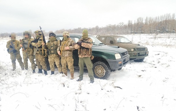 Волонтери Favbet Foundation передали захисникам України п ять автомобілів