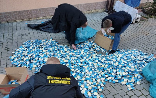 Поліція затримала наркоторговців, які передавали прибуток до РФ