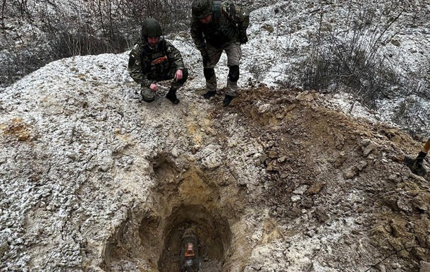 Поліція показала знищення боєприпасів РФ на Київщині