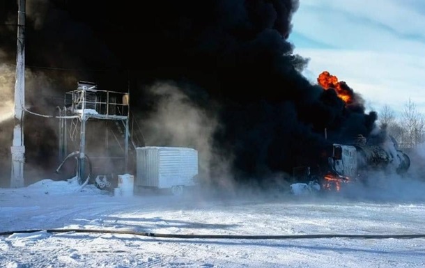 У РФ сталася масштабна пожежа на нафтобазі