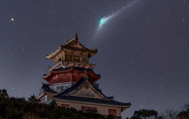 Астрофотографи зняли рідкісну зелену комету