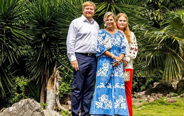 Королева Нідерландів приміряла вишиванку від українського бренду