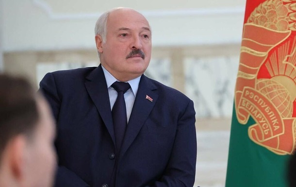 Кожен білорус має вміти поводитися зі зброєю - Лукашенко