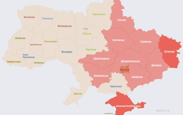 На сході та півдні України оголошено тривогу