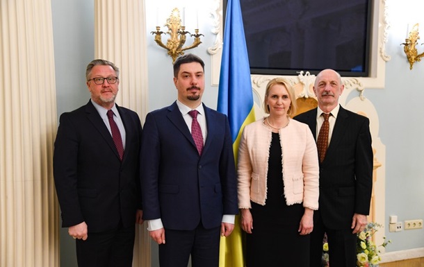 Посол США зустрілася із головою Верховного суду України