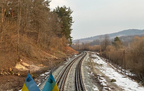 Відновлено дві залізничні ділянки на кордоні з Польщею