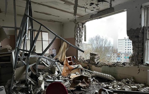 РФ обстріляла лікарню та будівлю Укрпошти у Херсоні	
