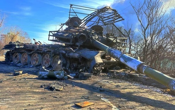 Спецпідрозділ СБУ дронами знищив російські БТР і БМП