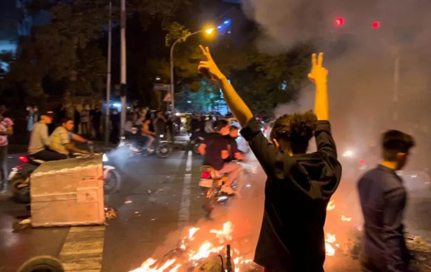 В Ірані спалахнули масові протести