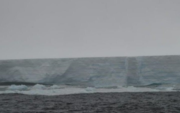 З явилися кадри айсберга, що відколовся від шельфового льодовика Антарктиди