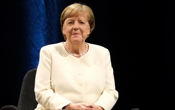 Меркель закликала до дебатів щодо закінчення вйни в Україні