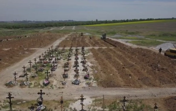 Нові поховання в Маріуполі можуть бути могилами окупантів - мерія