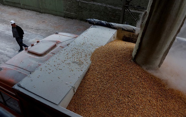 Польща створить комісію через шахрайство з імпортом зерна з України