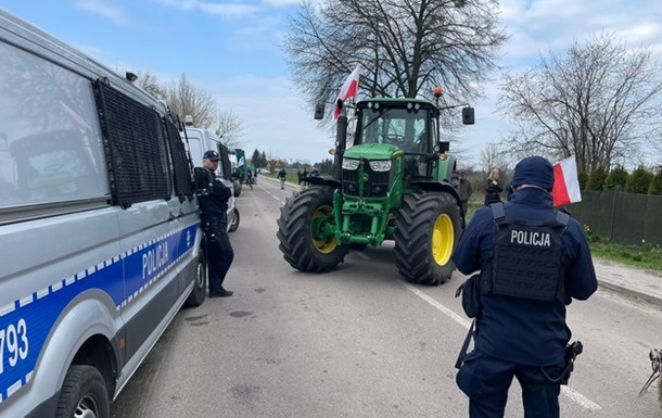 Протести проти українського зерна: у Польщі зірвали акцію фермерів