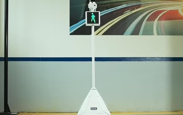Škoda створила робота задля безпечного руху на дорозі